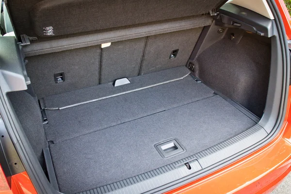 Volkswagen Golf Sportvan 2015 Trunk — Stockfoto