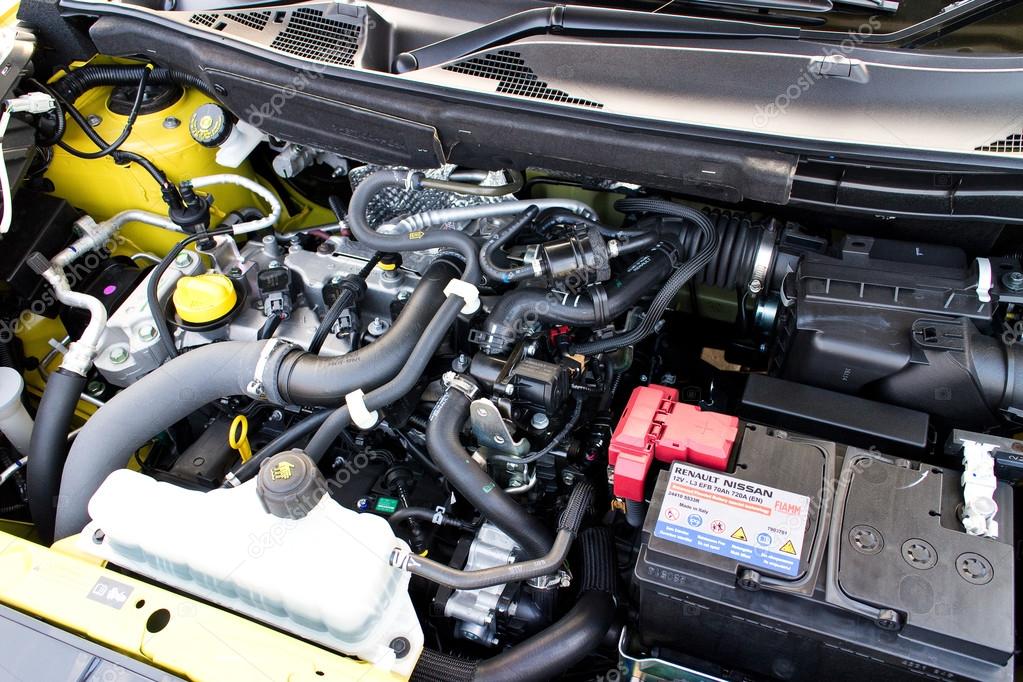 Nissan Juke 1.2 DIG-Turbo 2014 – Стоковое Редакционное Фото.