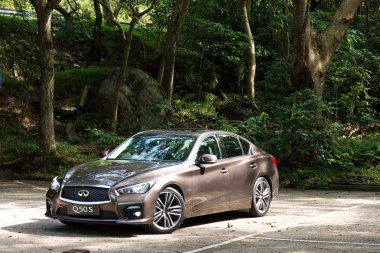 Infiniti Q50s hibrid sedan test sürüşü