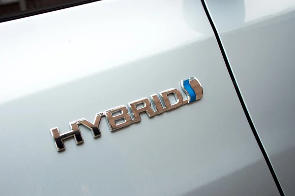 Toyota Prius гібридний логотип — стокове фото