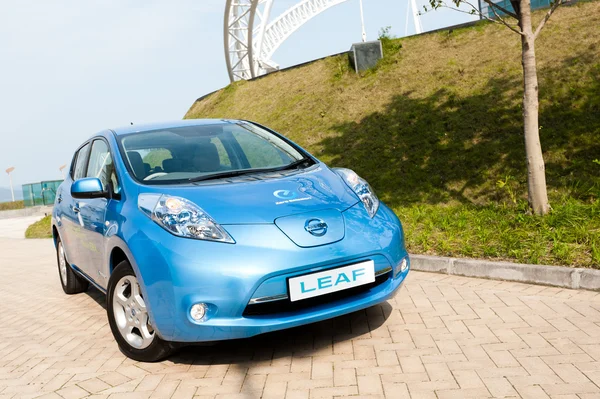 Nissan Leaf provkörning — Stockfoto