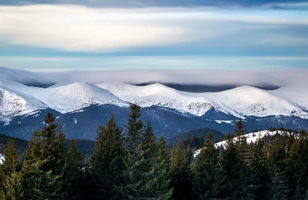 Snowy gór — Zdjęcie stockowe