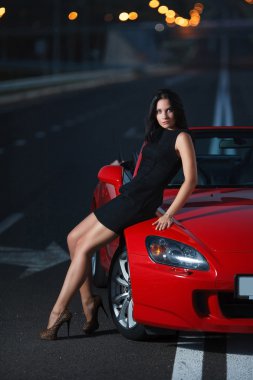 çekici güzellik seksi kadın portre araba ile