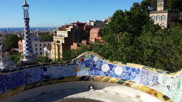 Park Güell Barcelonában, Spanyolország — Stock Fotó