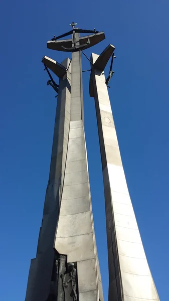 Monumento de los trabajadores del astillero caídos en Gdansk, Polonia — Foto de Stock