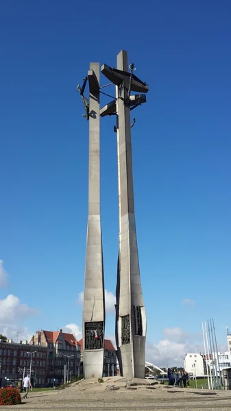 Monumento de los trabajadores del astillero caídos en Gdansk, Polonia — Foto de Stock