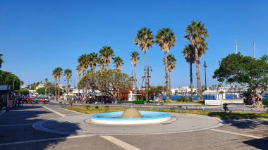 Kos, Yunanistan - 17 Eylül 2019: Yunanistan 'ın Kos kentinin merkezindeki sokaklar