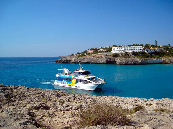 Mallorca Spanya Haziran 2018 Cam Tabanlı Bir Katamaran Turistler Için Telifsiz Stok Fotoğraflar