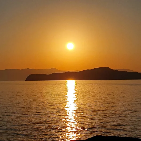 Яскравий Захід Сонця Над Водою Криті Греція — стокове фото