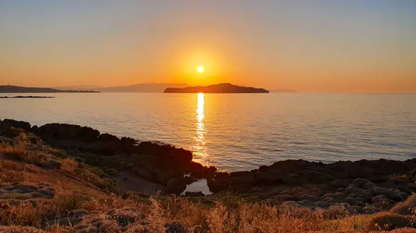 Girit Yunanistan Suyun Üzerinde Renkli Bir Gün Batımı — Stok fotoğraf