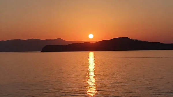Bunter Sonnenuntergang Über Dem Wasser Auf Kreta Griechenland — Stockfoto
