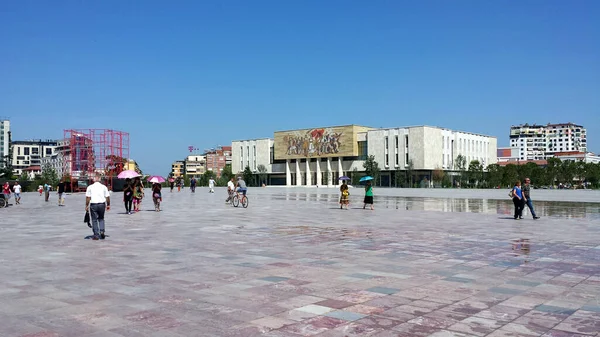 Tiran Arnavutluk Haziran 2017 Ulusal Tarih Müzesinin Karşısındaki Skanderbeg Meydanı — Stok fotoğraf