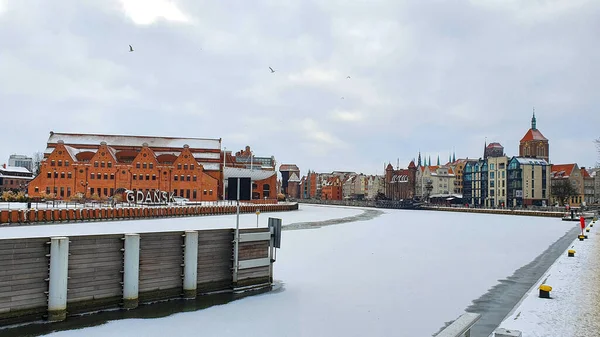 Widok Stare Miasto Gdańskie Motławy Polska Starożytne Miasto Europejskie Zimowa — Zdjęcie stockowe