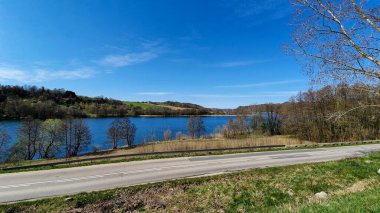 Polonya, Kashubia 'da güzel bir göl manzarası
