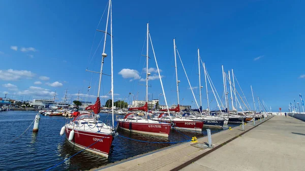 Gdingen Polen Juli 2021 Motorboote Und Boote Einem Neuen Modernen — Stockfoto