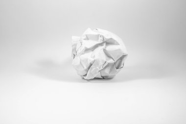 buruşuk bir yaprak kağıda 