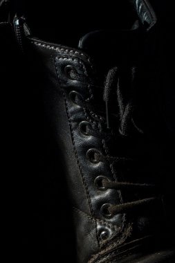 arka plan üzerinde ayakkabı yıpranmış eski