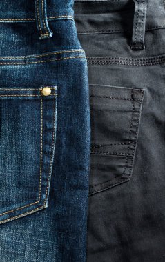 erkek kot pantolon siyah bir zemin üzerine