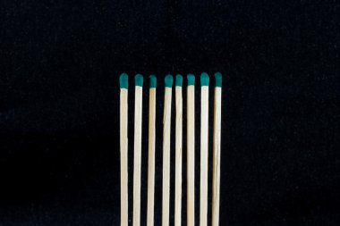 bir arka plan üzerinde ahşap maçlar