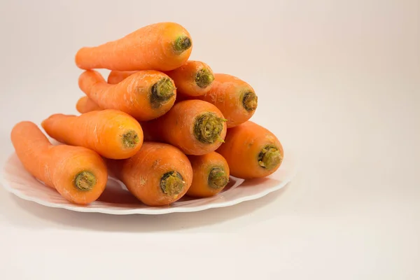 Carrot on a plate — Stock Photo, Image