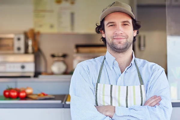 işletme sahibi paket servisi olan restoran gıda önünde