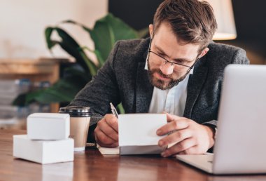 adresleri'dır paketleri üzerinde yazılı girişimci