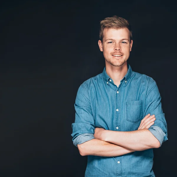 girişimci geçti silah ile ayakta