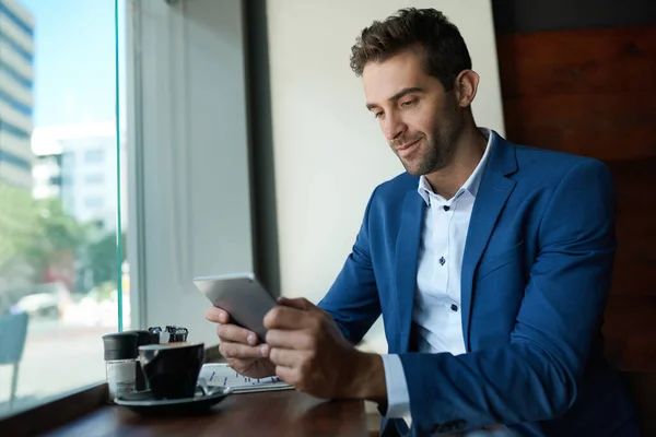 Young Businessman Using Digital Tablet While Drinking Cup Coffee Counter — Stock Photo, Image