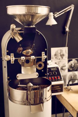 Kahvenin kavurma için Modern makine