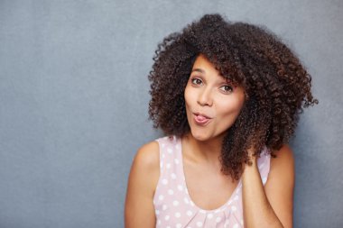 kadın dili yapışkanlık dışarı