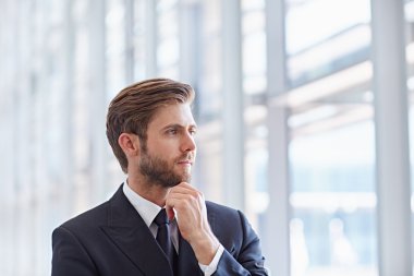 şirket yöneticisi düşünceli arıyorum