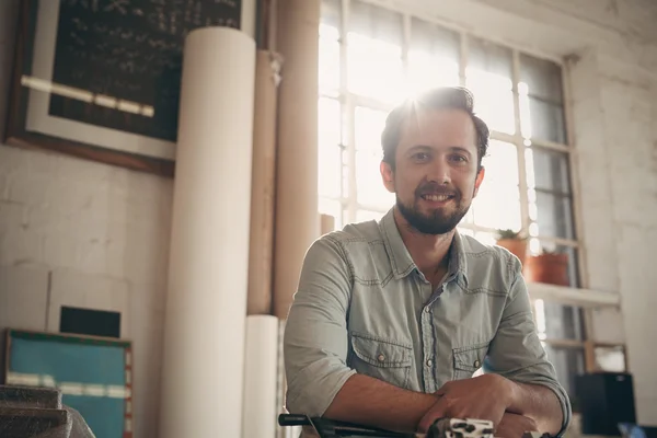 Designer looking positively at camera — Stock Photo, Image