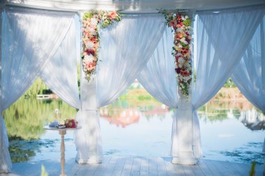 Dekoratif düğün kemer