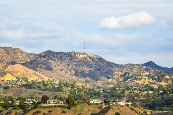 The world famous landmark Hollywood Sign. A view of the Hollywood sign — Stock Photo, Image