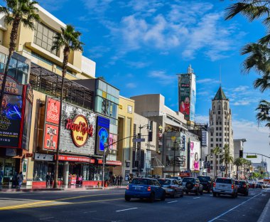 Hollywood Bulvarı görünümü Grauman's Çince tiyatro Hollywood Bulvarı'nda