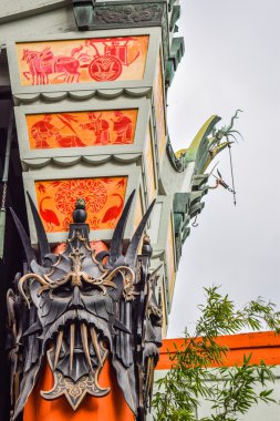 Hollywood Bulvarı görünümü Grauman's Çince tiyatro Hollywood Bulvarı'nda