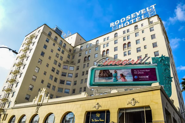 Fachada del famoso histórico Roosevelt Hotel en Hollywood — Foto de Stock
