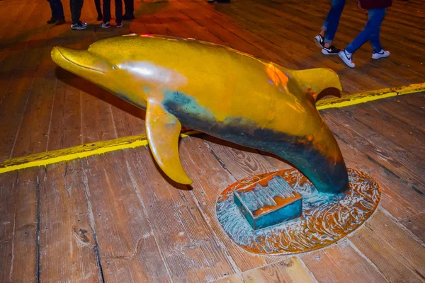 La montaña rusa en el parque de atracciones en el muelle de Santa Mónica en Santa Mónica 66 signo, California —  Fotos de Stock