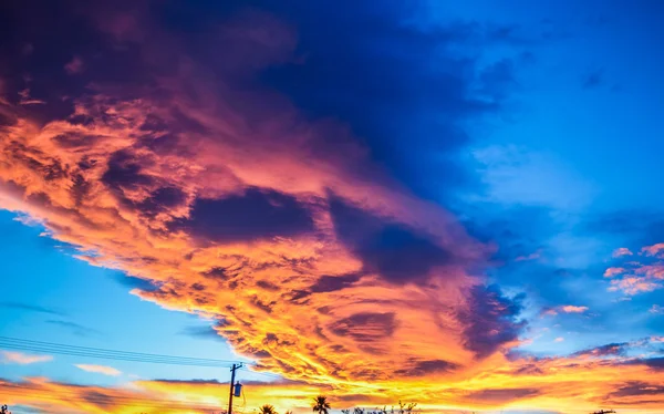 Röd himmel på natten — Stockfoto