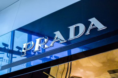 Prada mağaza logosu 