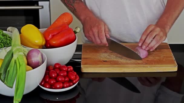 Profesjonalny kucharz Sałatka warzywa co — Wideo stockowe