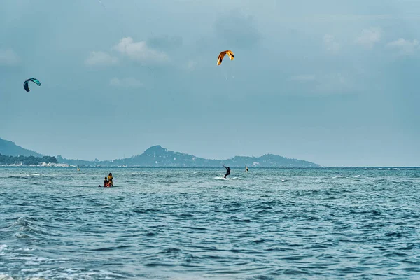 Kite Surfers Riding Koh Samui Island — Stock Photo, Image