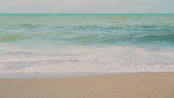 Surf Ondas Uma Praia Tropical Areia — Vídeo de Stock