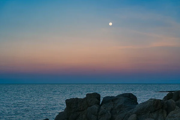 Vacker Solnedgång Över Havet — Stockfoto