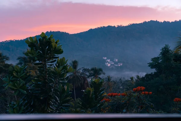 View Balcony Valley Trees Tropical Red Flowers Mountains Colorful Sunset — Stock Photo, Image