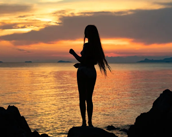 Silhouette Young Woman Dancing Rocks Sea Colorful Sunset Background — Stock Photo, Image