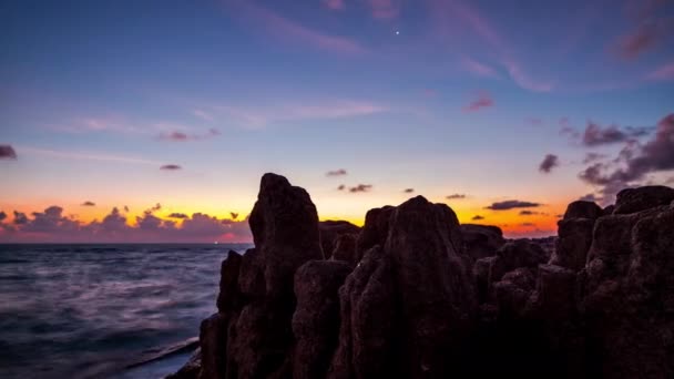 Dawn Zee Rotsen Een Tropisch Eiland Tijdritten — Stockvideo