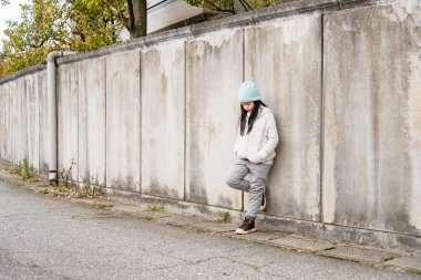 Asyalı çocuk kışın