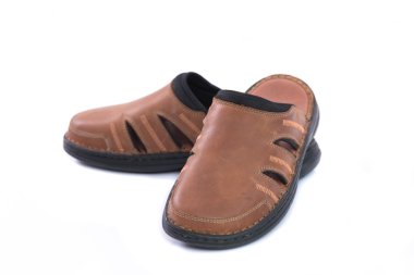 kahverengi deri sandalet