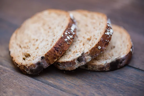 Fungo su pane di scadenza — Foto Stock